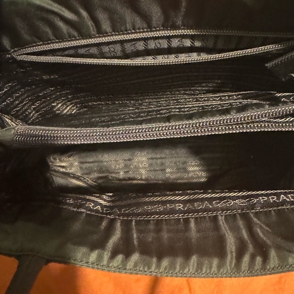 Prada medium-sized bag olive green - Picture 9 of 12